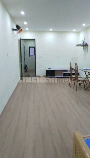 Cho thuê căn hộ tập thể khép kín, tầng 3 ngõ 328 Nguyễn Trãi, 55 m2