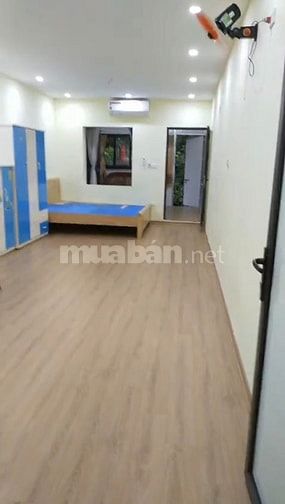 Cho thuê căn hộ tập thể khép kín, tầng 3 ngõ 328 Nguyễn Trãi, 55 m2