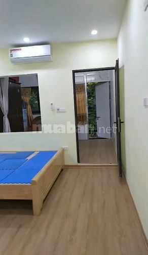 Cho thuê căn hộ tập thể khép kín, tầng 3 ngõ 328 Nguyễn Trãi, 55 m2