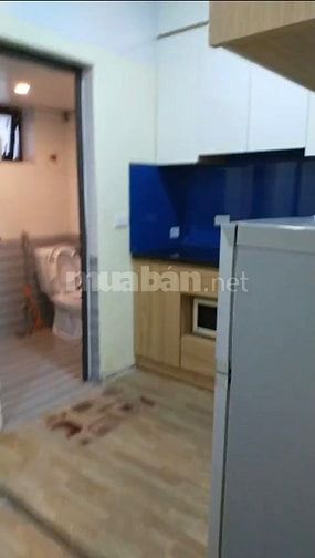 Cho thuê căn hộ tập thể khép kín, tầng 3 ngõ 328 Nguyễn Trãi, 55 m2