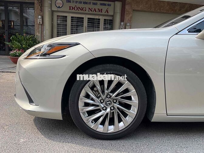 🔺 Lexus ES300h Hybrid sx 2023 lướt 14,000 km