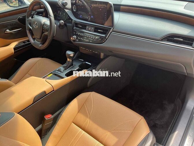 🔺 Lexus ES300h Hybrid sx 2023 lướt 14,000 km