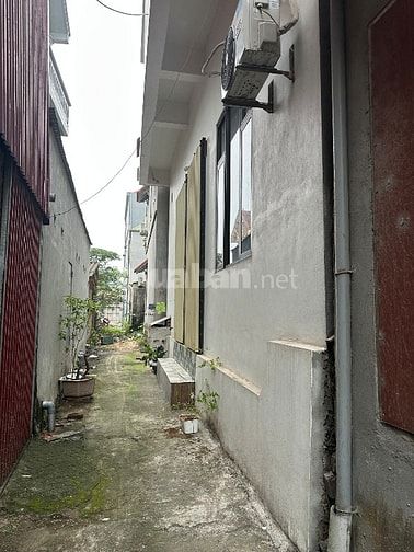 Bán đất tặng nhà mới xây trục chính làng