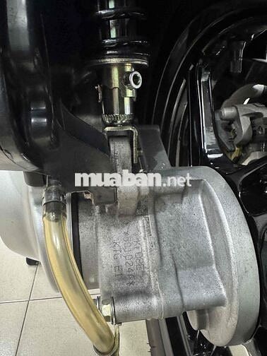 SH 150i mẫu Italia màu trắng đen sporty cuối 2012
