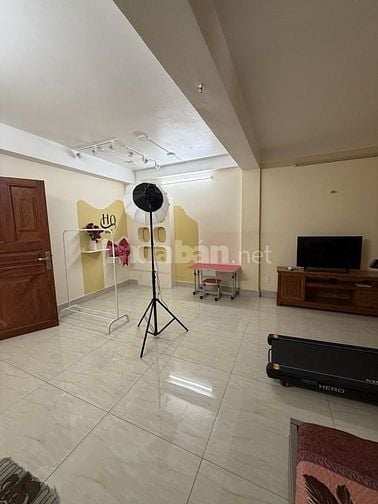 Đường 7m 85m2(5.4x15m) 5 tầng NTCC 6 PN sát bên quận 10, nhà mới