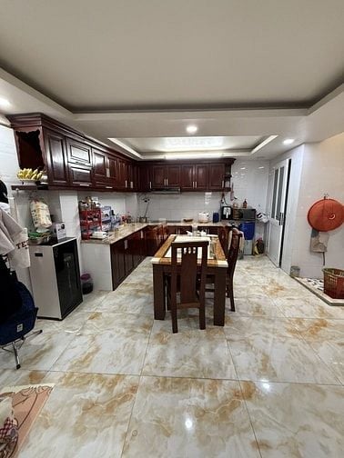 Đường 7m 85m2(5.4x15m) 5 tầng NTCC 6 PN sát bên quận 10, nhà mới