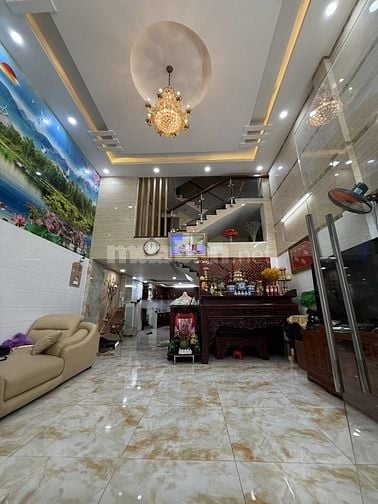 Đường 7m 85m2(5.4x15m) 5 tầng NTCC 6 PN sát bên quận 10, nhà mới