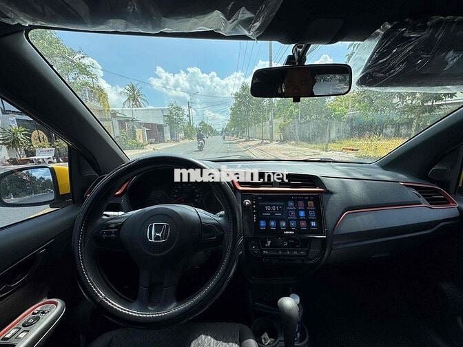 Đổi xe 7 chỗ cần bán Honda Brio 2020 RS