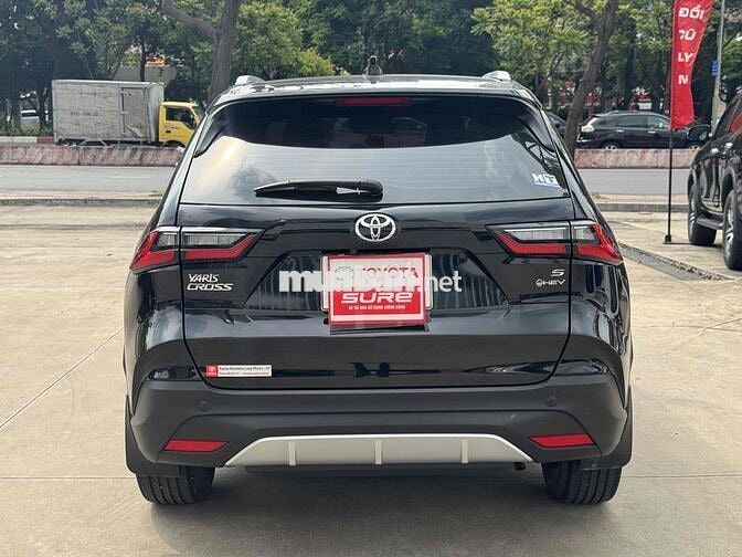 Toyota Yaris Cross 2023 HEV giảm giá sâu