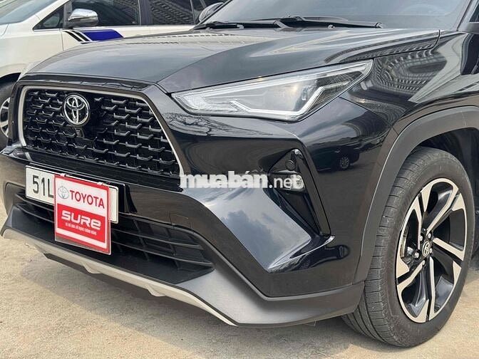 Toyota Yaris Cross 2023 HEV giảm giá sâu