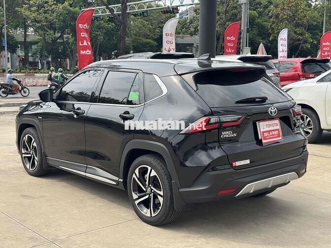 Toyota Yaris Cross 2023 HEV giảm giá sâu