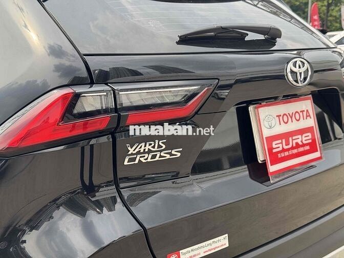 Toyota Yaris Cross 2023 HEV giảm giá sâu
