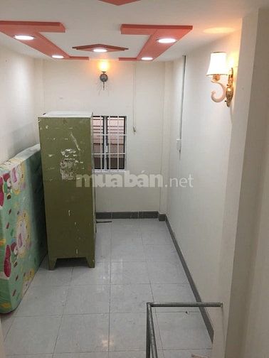 Cho thuê nhà hẻm 68/280A2 Trần Quang Khải Quận 1, trệt lầu, giá 5tr
