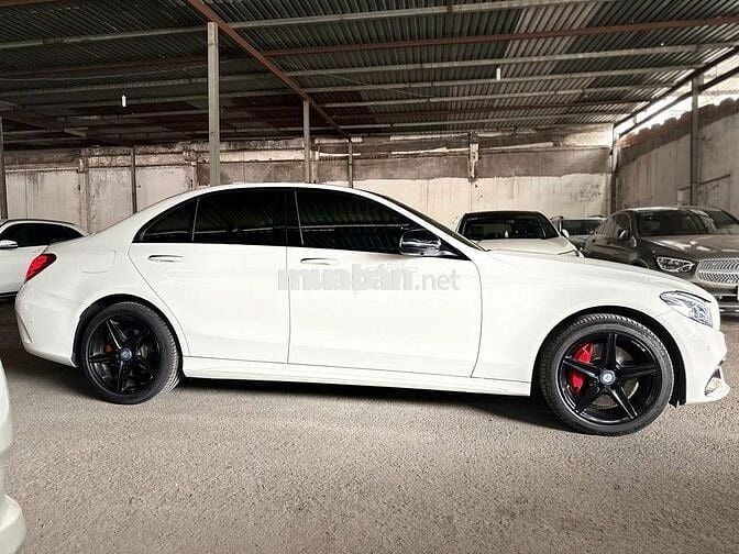 Mercedes Benz C Class 2016 C300 AMG - 41000 km