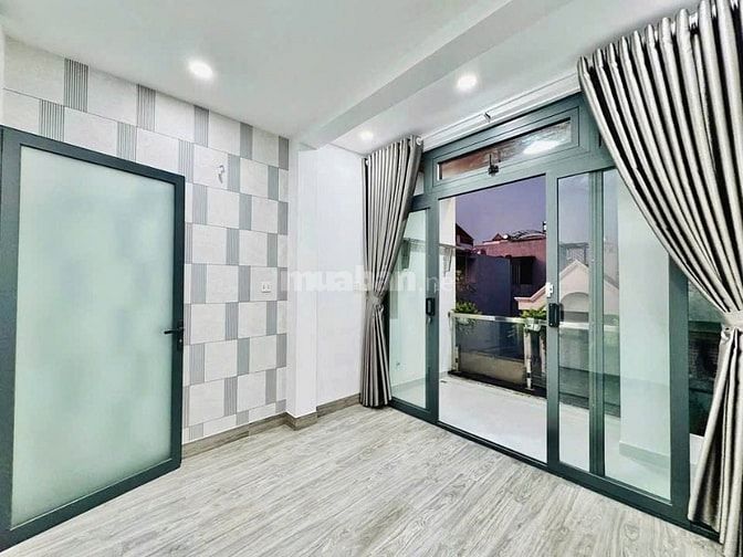 Cần tiền bán gấp nhà Hoàng Sa, Q3 – 3 tầng, 4x15m, giá rẻ nhất khu vực