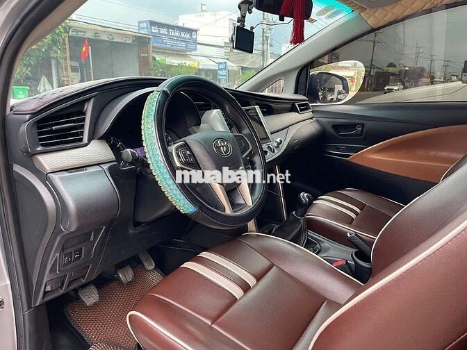 Toyota Innova 2018 2.0E