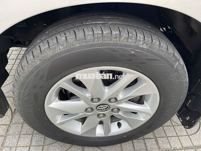 Toyota Innova 2018 2.0E