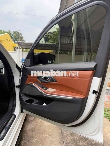 Bán BMW 3 Series 2019 330i M Sport nhiều đồ chơi