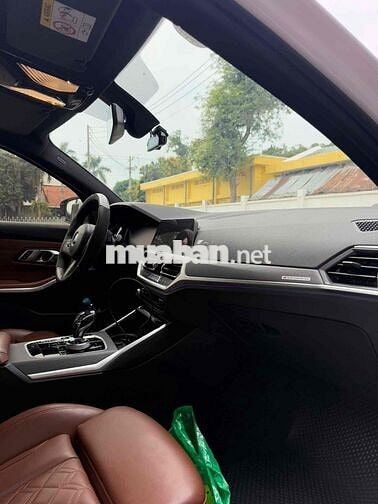 Bán BMW 3 Series 2019 330i M Sport nhiều đồ chơi