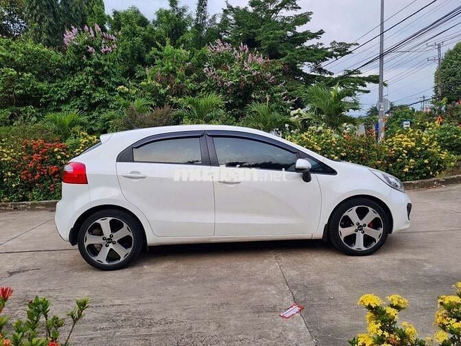 Kia Rio 2014 1.4 AT Hatchback - 145500 km