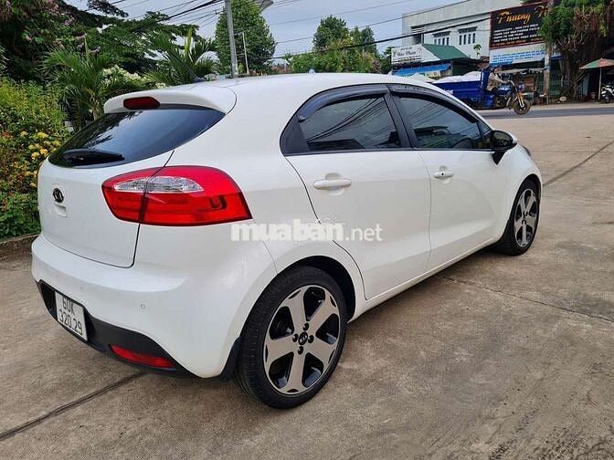 Kia Rio 2014 1.4 AT Hatchback - 145500 km
