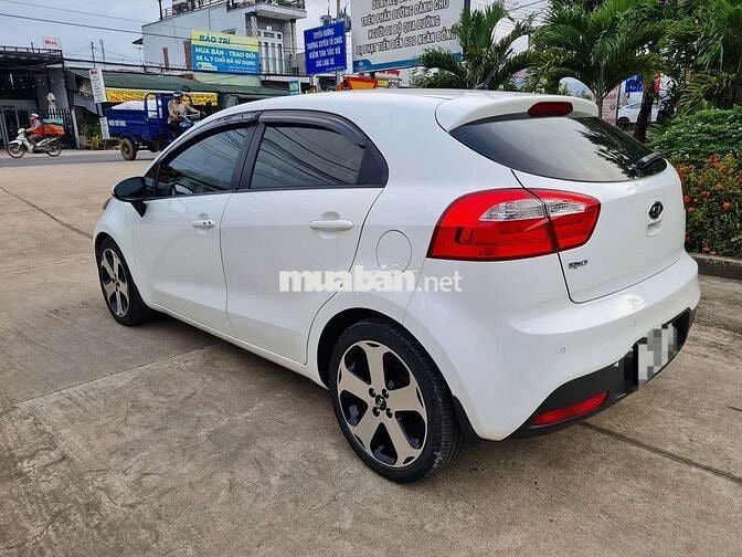 Kia Rio 2014 1.4 AT Hatchback - 145500 km