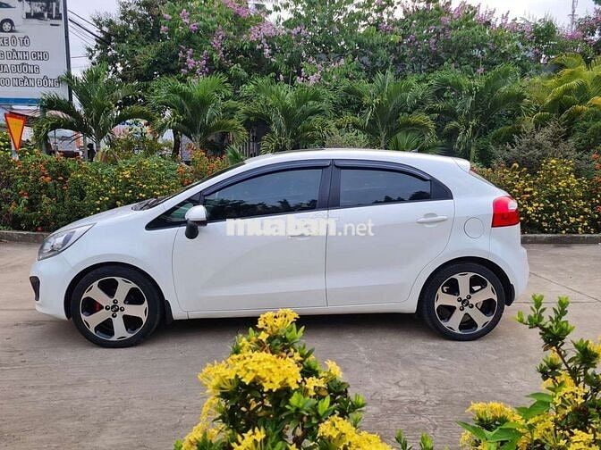 Kia Rio 2014 1.4 AT Hatchback - 145500 km