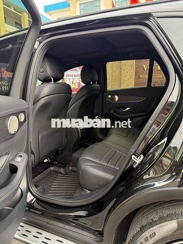 Mercedes Benz GLC 2022 300 4Matic - 46000 km