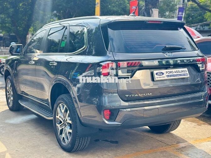 Ford Everest 2024 Titanium 2.0L 4x2 AT 6000 km