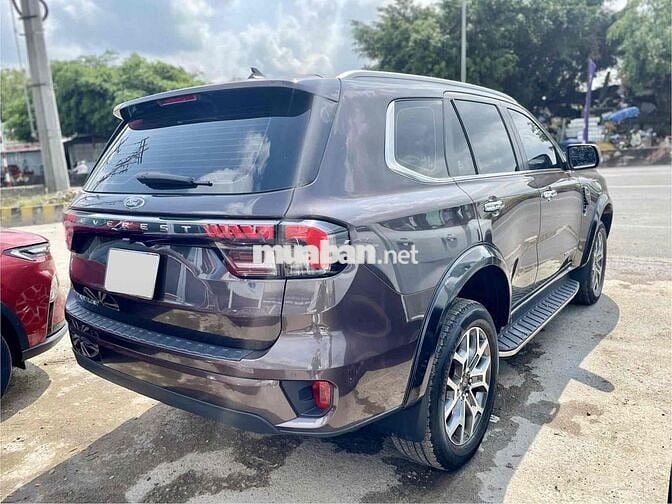 Ford Everest Titanium 2.0L 4x2 AT - 2022
