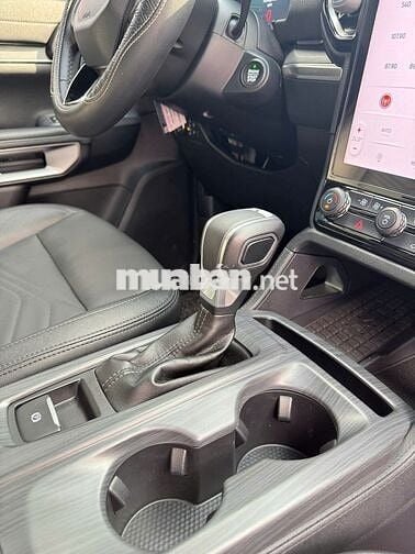 Ford Everest 2024 Titanium 2.0L 4x2 AT 6000 km