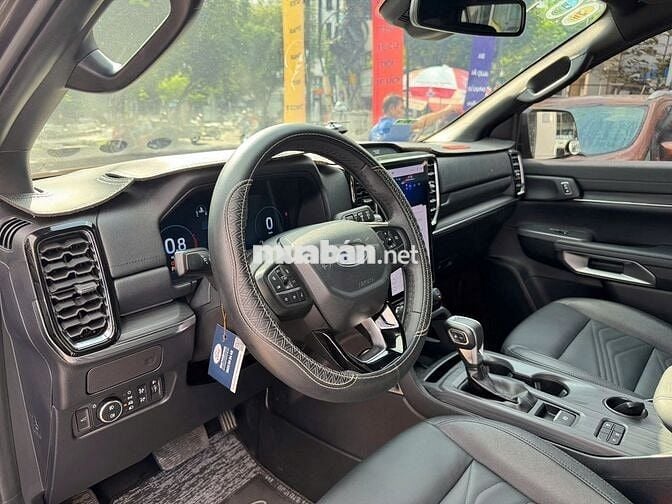 Ford Everest 2024 Titanium 2.0L 4x2 AT 6000 km