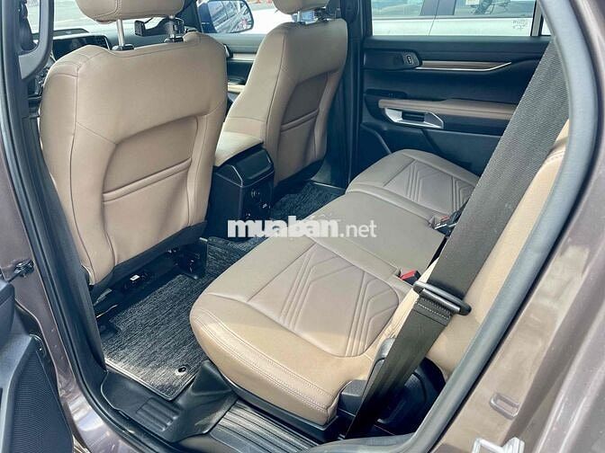Ford Everest Titanium 2.0L 4x2 AT - 2022