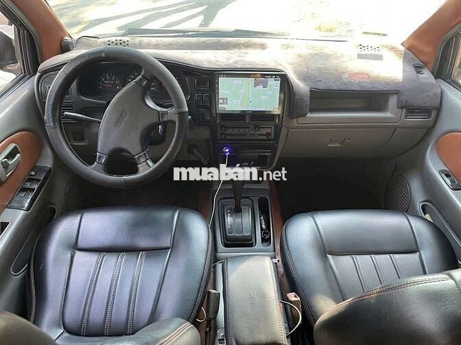 Isuzu Hi lander Số tự động AT, máy dầu
