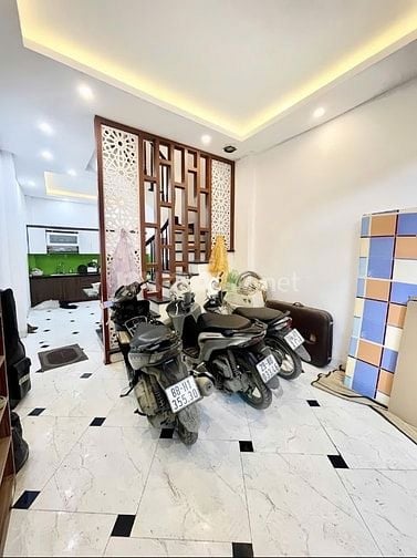NHÀ CỰC CHẤT – LÔ GÓC – SỔ VUÔNG – NGÕ RỘNG BA GÁC PHI