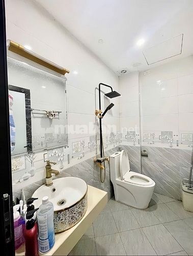 NHÀ CỰC CHẤT – LÔ GÓC – SỔ VUÔNG – NGÕ RỘNG BA GÁC PHI