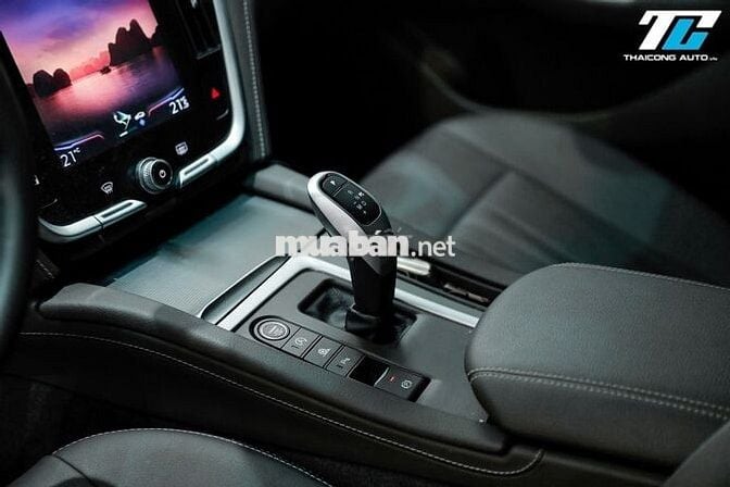VinFast Lux A 2022 odo 17800 km bảo hành 10 năm