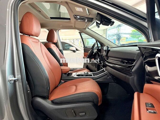 KIA CARNIVAL SIGNATURE MODEL 2025, LƯỚT 8.000KM.