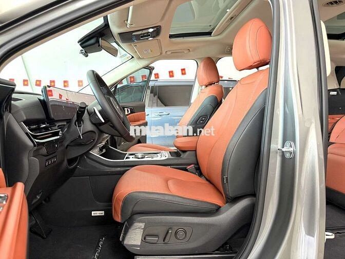 KIA CARNIVAL SIGNATURE MODEL 2025, LƯỚT 8.000KM.