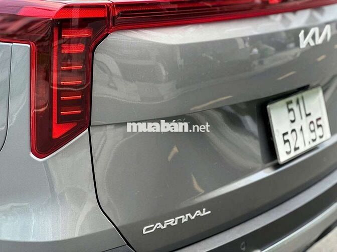KIA CARNIVAL SIGNATURE MODEL 2025, LƯỚT 8.000KM.