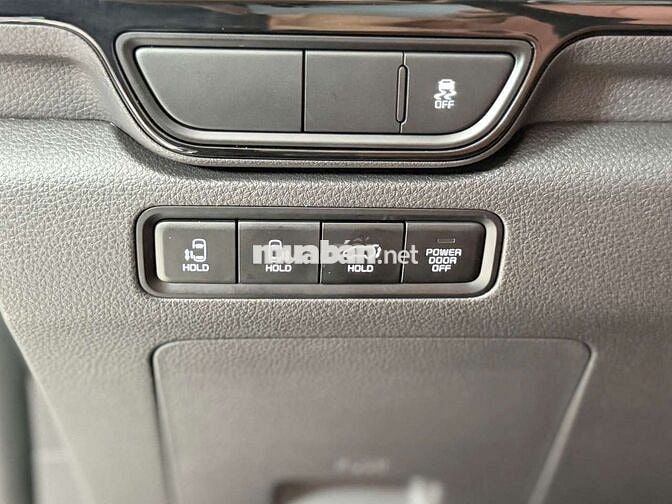 KIA CARNIVAL SIGNATURE MODEL 2025, LƯỚT 8.000KM.