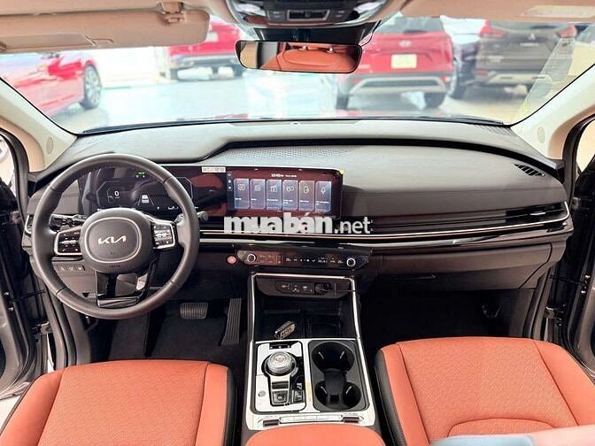 KIA CARNIVAL SIGNATURE MODEL 2025, LƯỚT 8.000KM.