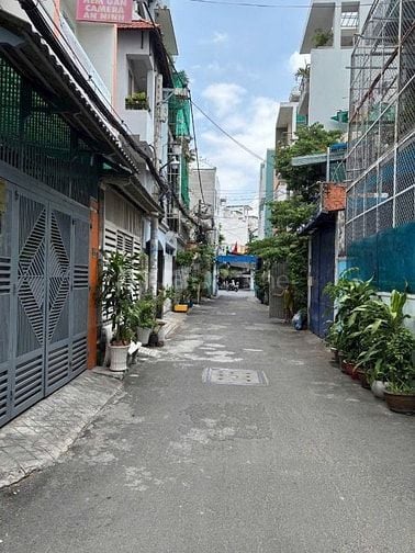 Bán nhà ngay nhà Thờ Phú Trung. DT 5.7x15m(80m2cn) Giá. 8.8 tỷ