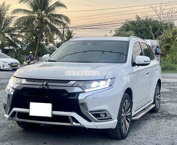Bán gấp Outlander 2022 Pre Full option xe Zin 99%