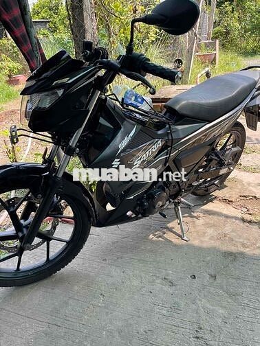 trước mua củ ở cửa hàng xe máy . biển số sg q1 .