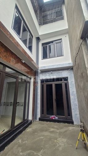 Bán nhà trong ngõ phố Quảng An Tây Hồ, DT 36m2, xây 3 tầng đẹp