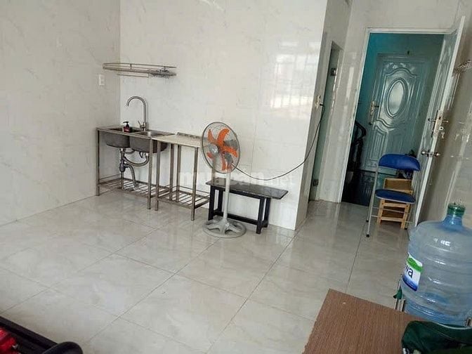 Còn 1 phòng mới xây máy lạnh đẹp Như khách sạn Quang Trung phan Huy