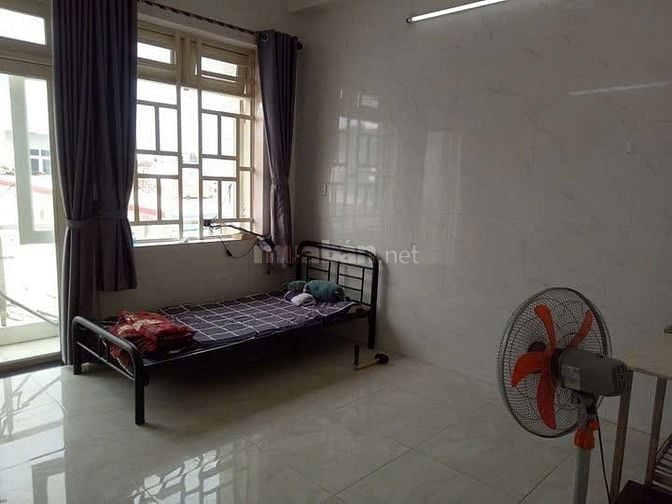 Còn 1 phòng mới xây máy lạnh đẹp Như khách sạn Quang Trung phan Huy