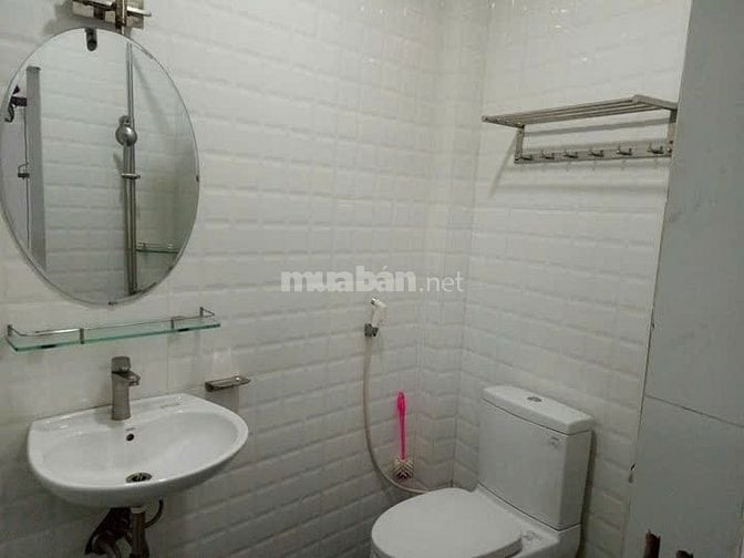 Còn 1 phòng mới xây máy lạnh đẹp Như khách sạn Quang Trung phan Huy
