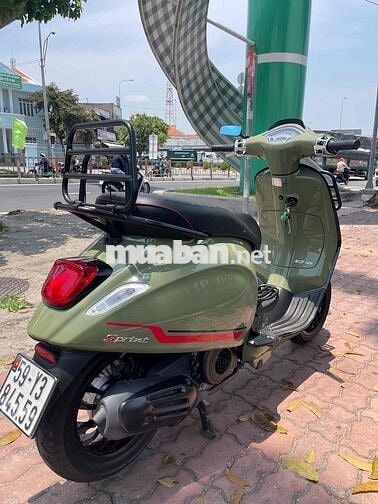 vespa sprint 2022 , 10.000 km, xe gần như mới